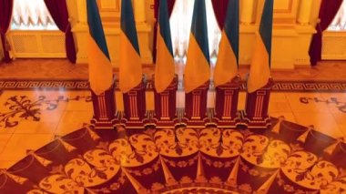 Mariinsky Sarayı 'nın içinde, Kyiv' deki Mariinsky Sarayı 'nın beyaz salonu, Ukrayna Cumhurbaşkanının evi Mariinsky Sarayı.