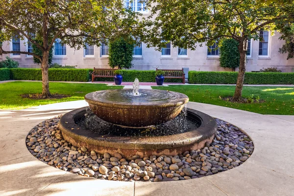Fontana Negli Edifici Del Campus Della Stanford University Usa Stanford — Foto Stock