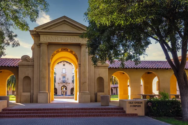 Edificios Campus Pasillos Universidad Stanford Stanford Septiembre 2018 Fotos de stock libres de derechos