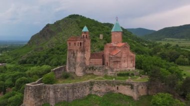 Gremi kalesi ve kilisesinin havadan görünüşü. Kakheti, Gürcistan.