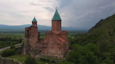 Gremi kalesi ve kilisesinin havadan görünüşü. Kakheti, Gürcistan.