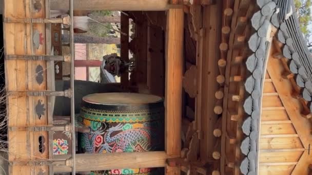 Moine Bouddhiste Joue Tambour Dans Temple Bongeunsa Séoul Corée Situé — Video