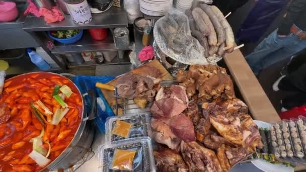 Przygotowanie Tradycyjnej Żywności Koreańskiej Ulicy Gwangjang Market Seulu Korea Południowa — Wideo stockowe