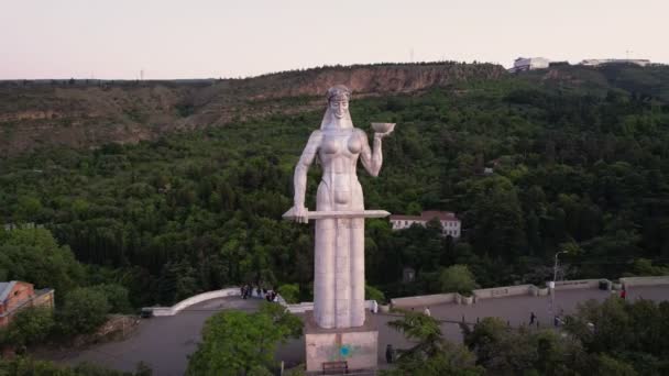 Статуя Картлис Деда Тбилиси Вид Сверху Крепость Нарикала Старый Город — стоковое видео