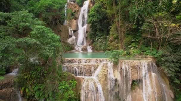Strzał Drona Niesamowitych Wodospadów Kuang Luang Probang Laos Wodospady Ulubionym — Wideo stockowe