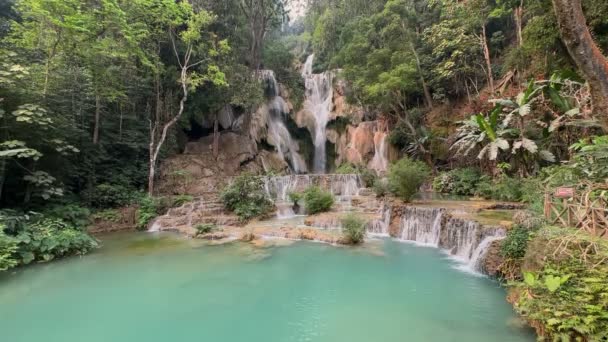Fantastiska Kuang Vattenfall Luang Probang Laos Vattenfallen Favorit Sidoresa För — Stockvideo