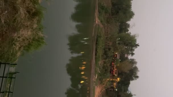 Puente Madera Bambú Sobre Río Mekong Desapareció Durante Noche — Vídeo de stock