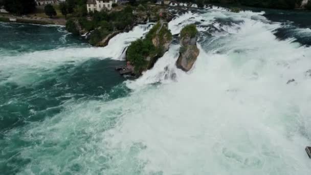 Flug Über Rheinfall Wasserfälle Und Eisenbahnbrücke Neuhausen Rheinfall Schweiz Schöne — Stockvideo