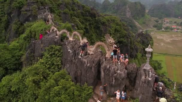 Beautiful View Dragon Statue Top Mountain Hang Mua Viewpoint Ninh — Stock Video