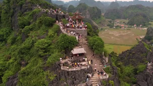 Krásný Výhled Dračí Sochu Vrcholu Hory Vyhlídce Hang Mua Ninh — Stock video