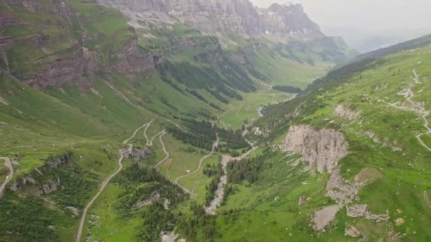Imágenes Aéreas Aviones Tripulados Carretera Montaña Del Paso Klausen Suiza — Vídeos de Stock