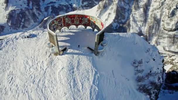 Rússia Geórgia Monumento Amizade Disparado Com Drone Dezembro 2023 Gudauri — Vídeo de Stock