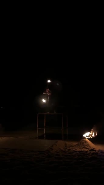 Пожежне Шоу Пляжі Вночі Кох Самуі Таїланд Приголомшливе Вогневе Шоу — стокове відео