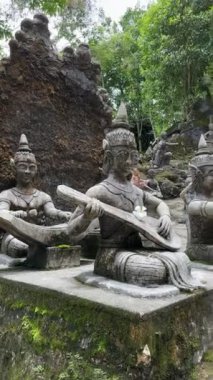 Sihirli Bahçe, Cennet Bahçesi ve Tarnim Sihir Bahçesi olarak da bilinen gizli Buda Bahçesi Tayland 'ın Surat Thani ilinde, Ko Samui' nin Pom Dağı 'nın tepesindeki özel bir heykel parkıdır..