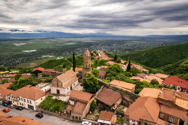 Сигнаги - грузинский город в самом восточном районе Грузии Кахетии. Важный центр туристической индустрии Джорджиаса. Синьяги известен как город любви..
