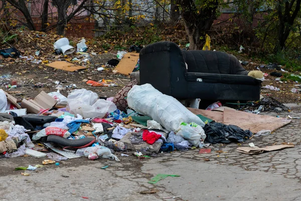 Belgrado Sérvia Novembro 2022 Pilha Lixo Lado Lixeira Espalhada Por — Fotografia de Stock