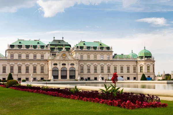 ウィーン オーストリア 2018年7月5日 ベルヴェデーレバロック様式の宮殿は 17世紀から18世紀にかけてオーストリアのウィーンで神聖ローマ帝国とオーストリアのハプスブルク家の軍隊の元帥であったユージン王子によって建てられました — ストック写真