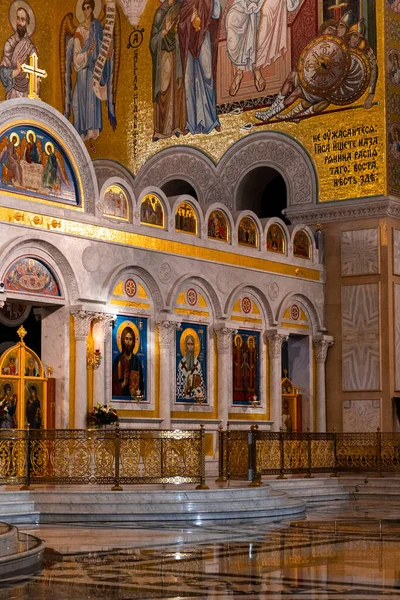 塞尔维亚贝尔格莱德 2022年12月20日 塞尔维亚贝尔格莱德最大的塞尔维亚东正教教堂Saint Sava神庙的内部 — 图库照片