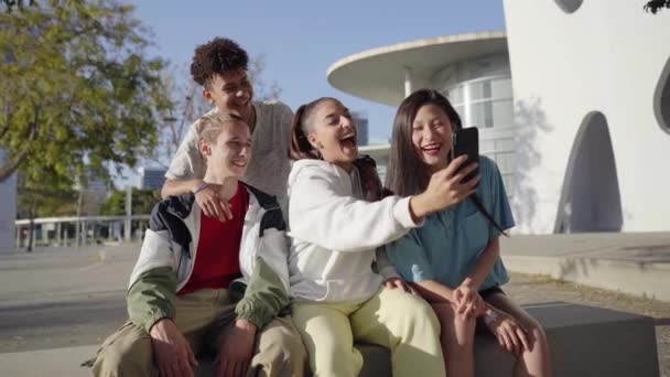 Happy Boys Girls Taking Smiling Selfie Group People Together Having — Vídeo de stock