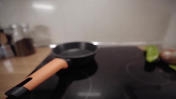 Woman Puts Oil Frying Pan Young Woman Cooking Home Modern — Stock video