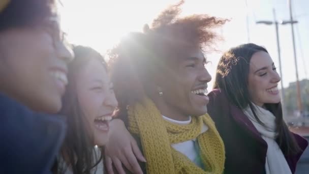 친구의 다문화 그룹의 미디어 커뮤니케이션 긍정적 Gen — 비디오