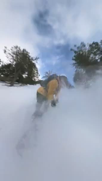 Verticale Selfie Stok Genieten Van Een Extreme Wintersport Snowboards Van — Stockvideo