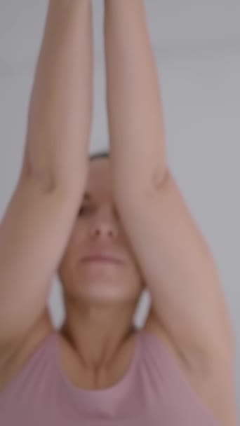 Vertical Young Pregnant Caucasian Woman Doing Yoga Exercises Meditating Class — Stock Video