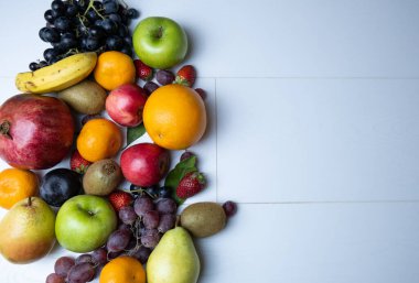 Taze karışık meyve, sağlıklı beslenme, sağlıklı gıda konsepti, meyve arka planı.