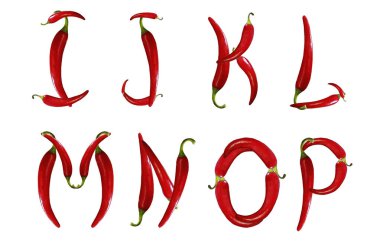 Acı biberden yapılan yenilebilir alfabe. I, J, K, L, M, N, O, P harfleri beyaz arkaplanda izole edildi
