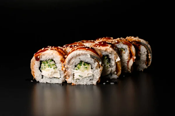https://st5.depositphotos.com/4079177/63595/i/450/depositphotos_635950592-stock-photo-delicious-sushi-rolls-philadelphia-smoked.jpg