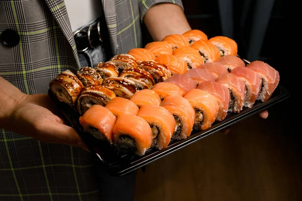 Sushi Set Philadelphia Rolls Salmon Tuna Eel Black Box Male — Stok fotoğraf