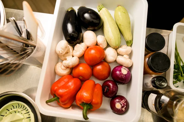Raw Vegetables Champignon Onion Pepper Zucchini Aubergine Ceramic Form Kitchen — Stock Photo, Image