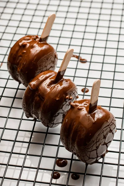 ⬇ Скачать Картинки Chocolate Caramel Turtles, Стоковые Фото.