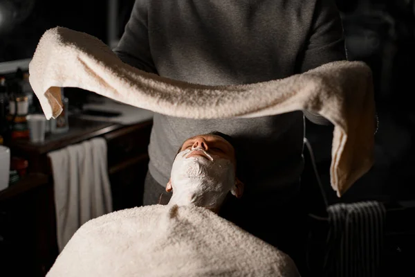 Hands Barber Applying Hot Towel Male Clients Face Moisturize Beard — Stock Photo, Image