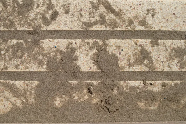 해변에서 바람을 모래로 채워진 워크의 바닥을 클로즈업 — 스톡 사진