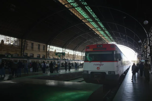 Μάρτιος 2023 Βαλένθια Ισπανία Εικόνα Των Τρένων Renfe Που Περιμένουν — Φωτογραφία Αρχείου