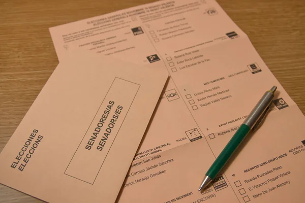 Сепійське Голосування Вибори Сенаторів Іспанських Судах Разом Ручкою Конвертом Голосування — стокове фото