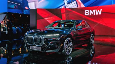 Tayland - 12 Aralık 2022: BMW Tayland Uluslararası Otomobil Fuarı 2022 Arina Muangthong Thani, Bangkok, Tayland.
