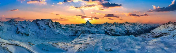 Matterhorn Και Swiss Alps Στο Ηλιοβασίλεμα Στο Zermatt Ελβετία Πανόραμα — Φωτογραφία Αρχείου