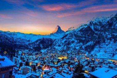 İsviçre, Zermatt 'ta Matterhorn ve İsviçre Alpleri.