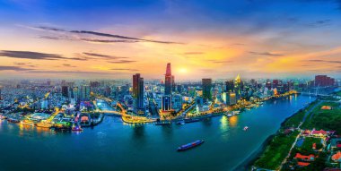 Vietnam 'da alacakaranlıkta Ho chi minh şehri ya da Saigon şehri panoramiği.