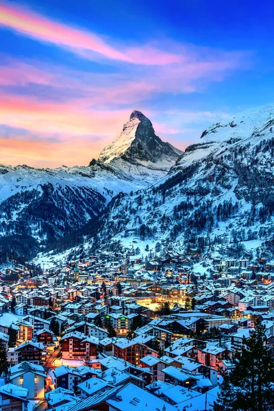 Montanha Matterhorn Alpes Suíços Nascer Sol Zermatt Suíça Fotos De Bancos De Imagens