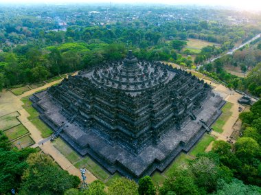 Yogyakarta, Endonezya 'daki en büyük Budist Borobudur Tapınağı.