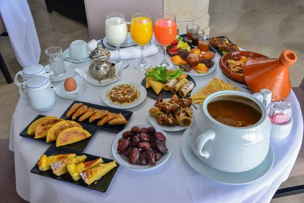 Moroccan Breakfast Ramadan Harira Soup Dates Tea Juices Various Sweets — Stockfoto