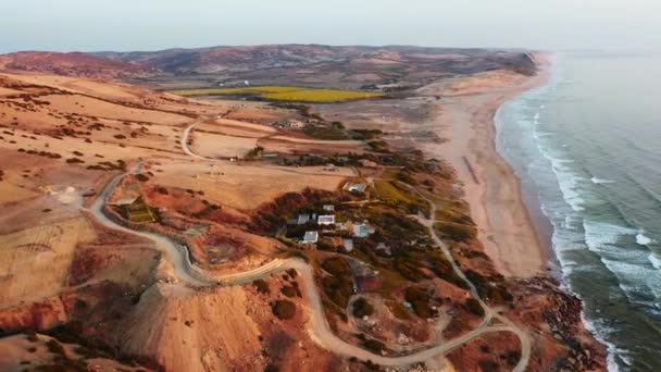 Marokańska Plaża Pobliżu Tangiers Oszałamiającymi Falami — Wideo stockowe