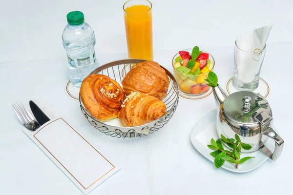 Різний Марокканський Сніданок Гарячий Напій Сік Закуски Хліб — стокове фото