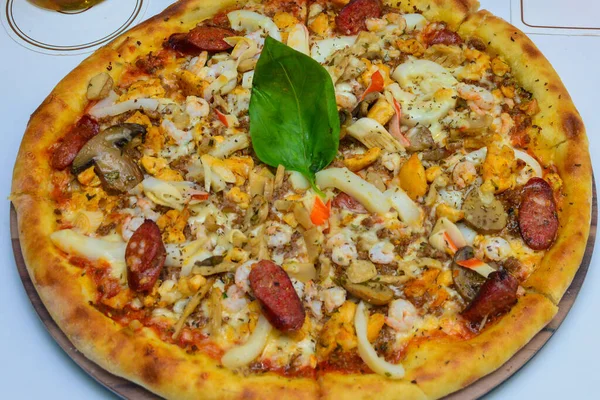 Hot Dog Pizza Frutti Mare Sfondo Bianco — Foto Stock