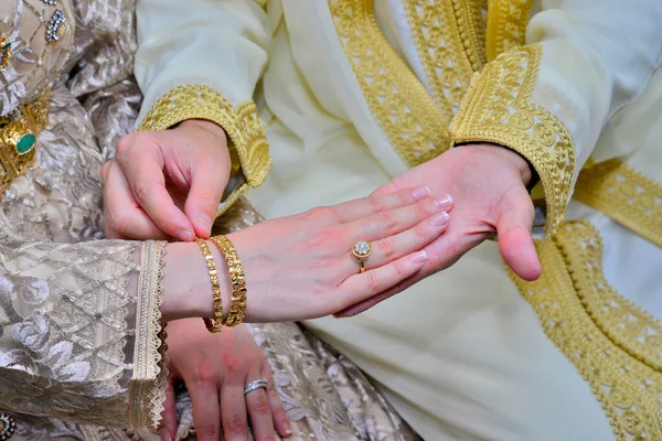 Nahaufnahme Der Hände Eines Marokkanischen Paares Bei Einer Hochzeit Konzept — Stockfoto