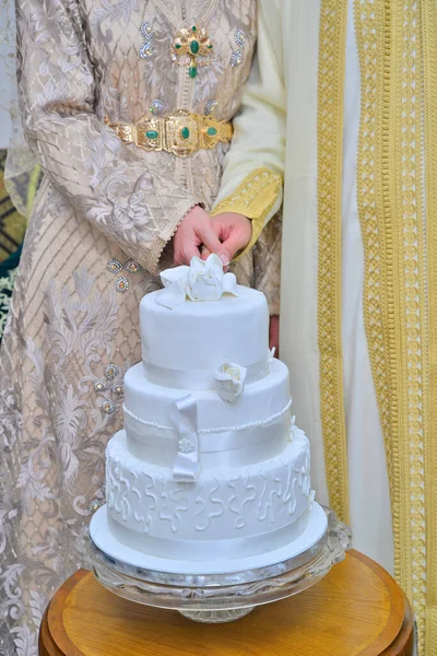 Закрытие Рук Марокканской Пары Свадьбе Концепция Брака Марокканская Свадьба — стоковое фото