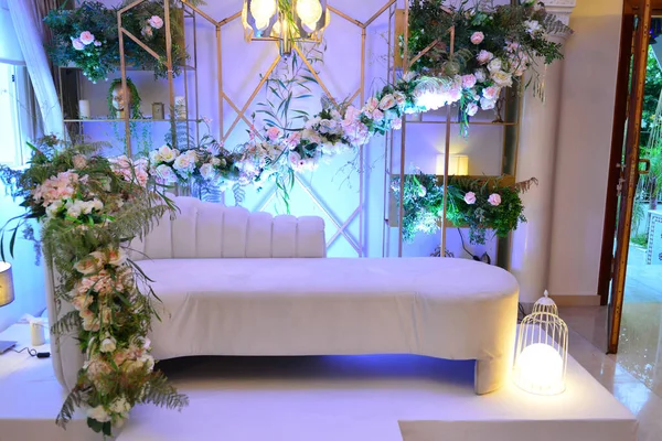 Elegant Iscensatt Traditionell Morocco Stil Bröllop Med Stor Soffa För — Stockfoto